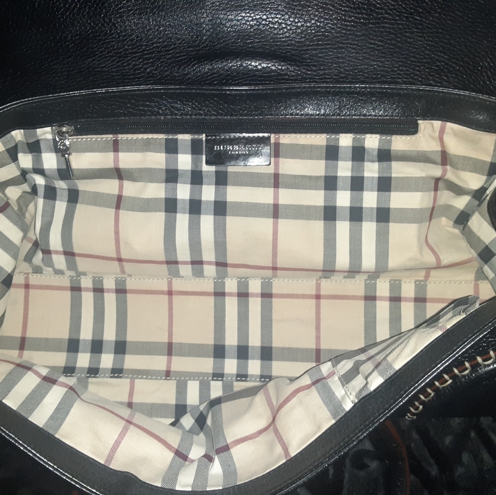 BURBERRY PURSE - Picture 10 of 13